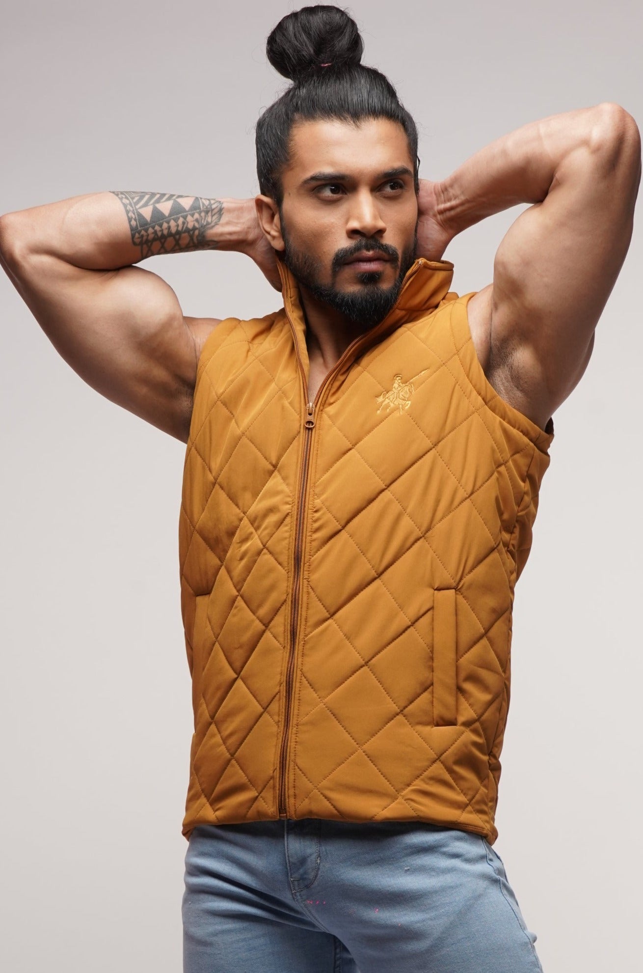 SLEEVELESS QUILTED BOMBER JACKET1