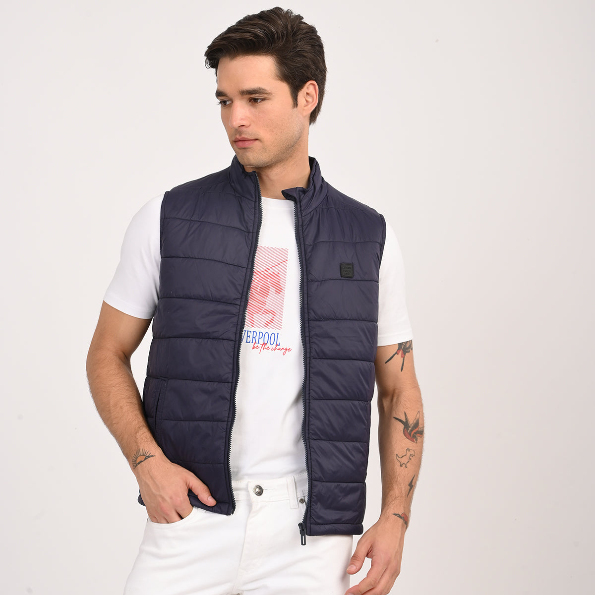REGULAR FIT QUILTED SLEEVELESS JACKET